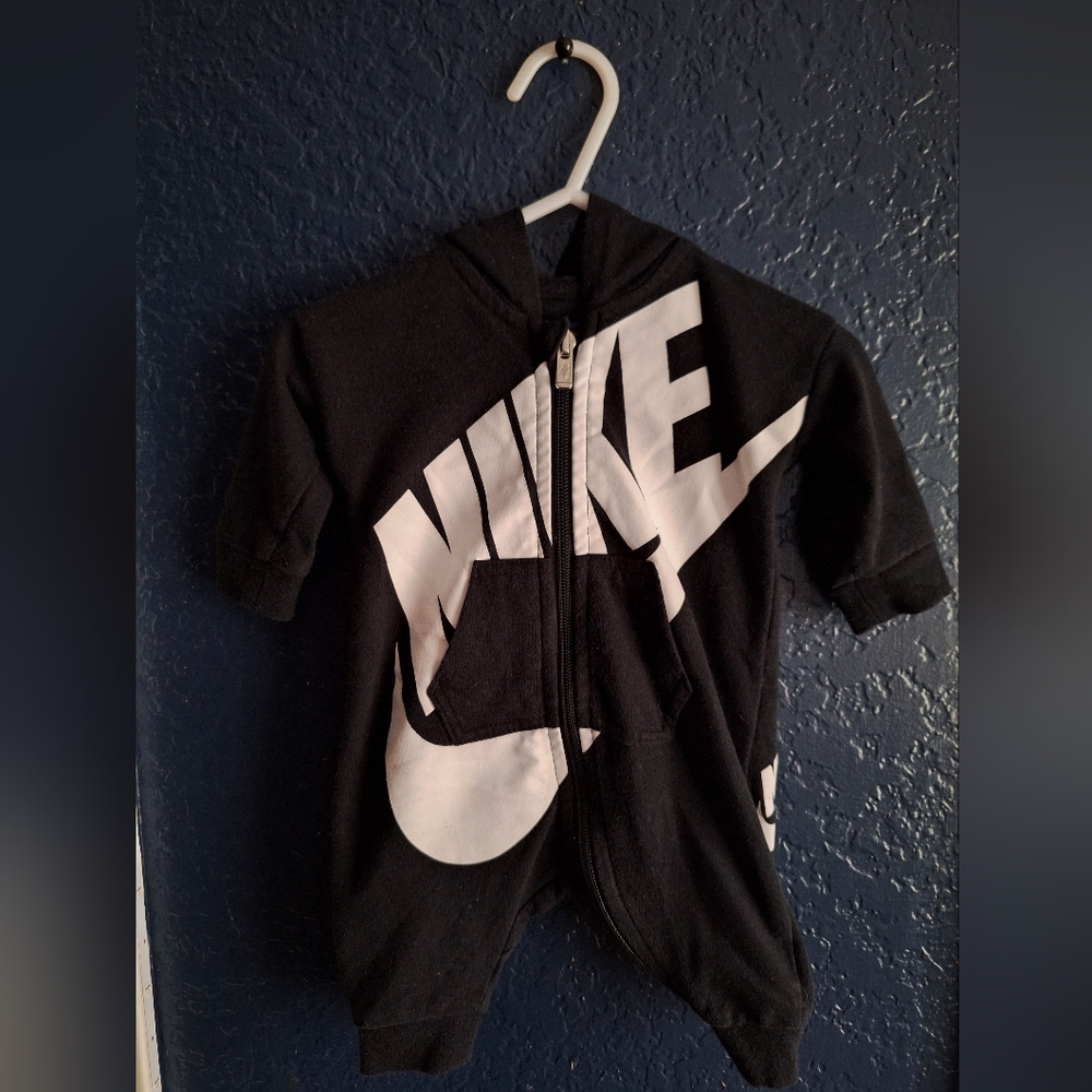Nike B&W Onsie Zipper Hoodie